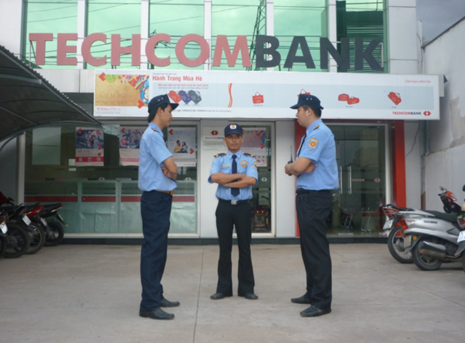 tuyển bảo vệ ngân hàng techcombank