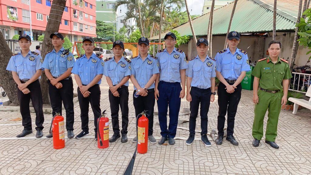 Bảo vệ Dương Đông kết thúc huấn luyện PCCC với cán bộ công an Bảo vệ Dương Đông kết thúc huấn luyện PCCC với cán bộ công an