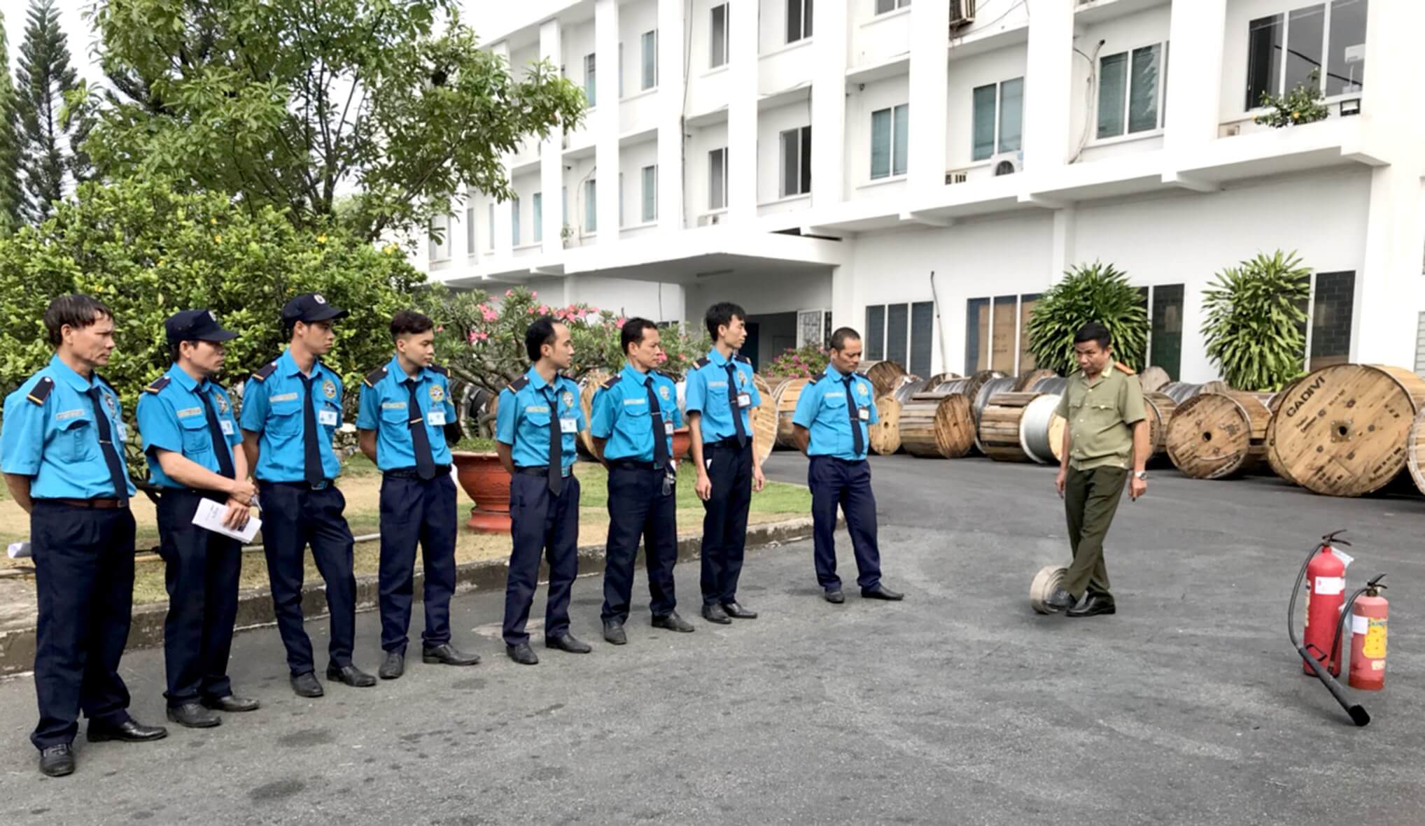 Đào tạo kiến thức phòng cháy chữa cháy cho nhân viên bảo vệ Bảo Chấn Đào tạo kiến thức phòng cháy chữa cháy cho nhân viên bảo vệ Bảo Chấn