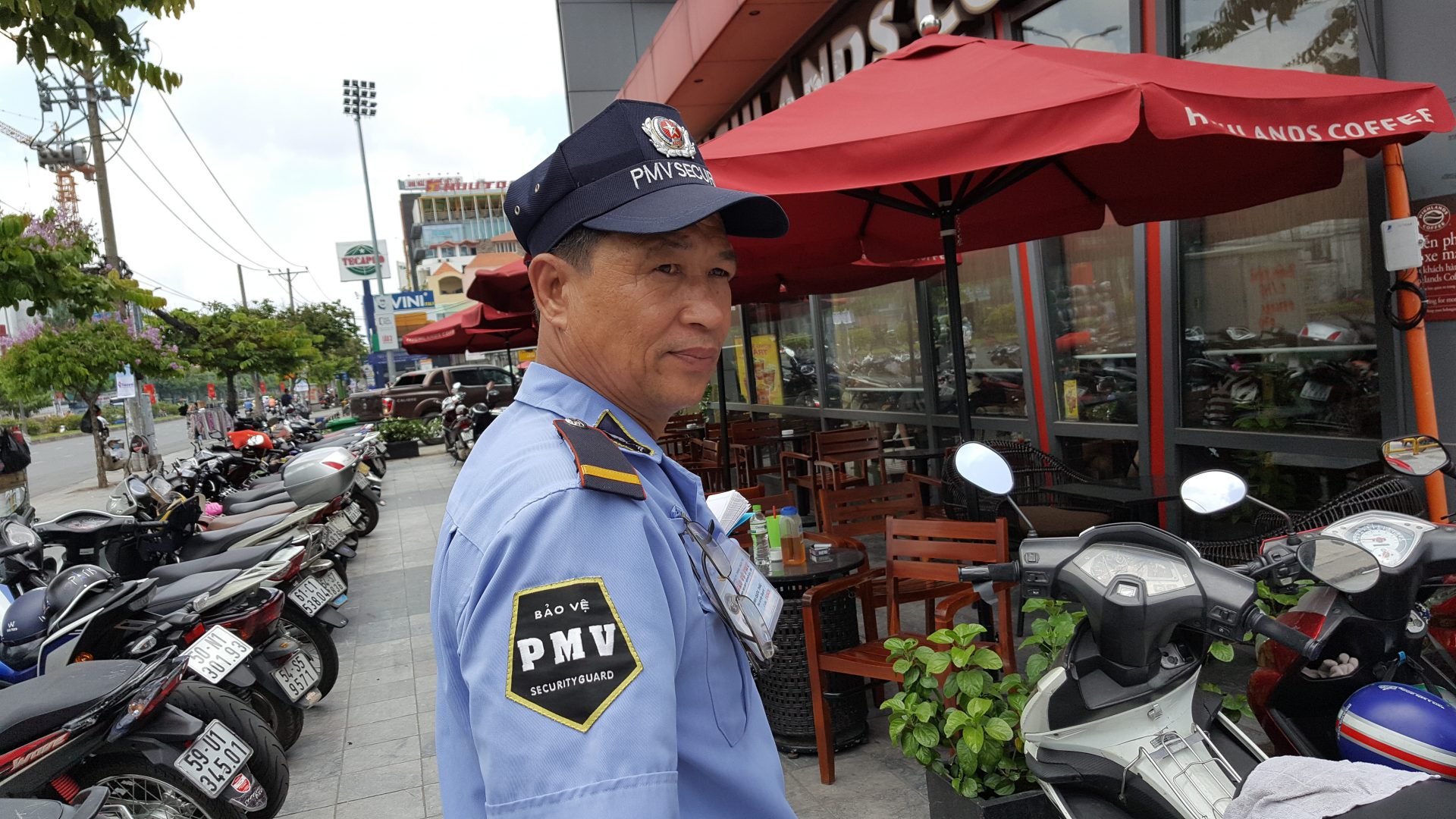 Tuyển bảo vệ lớn tuổi trên 50, 55, 60 tuổi tại TPHCM lương hấp dẫn 1 tuyển bảo vệ trên 50, 55, 60 tuổi